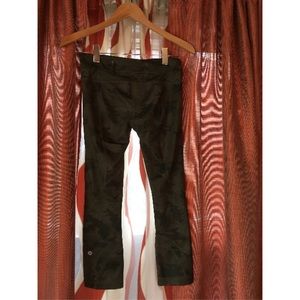 Lulu lemon yoga pants, cropped length